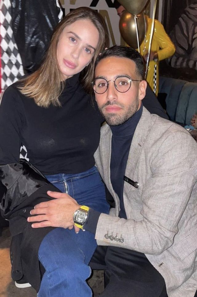 אייל גולסה מחופש לנוכל הטינדר לצד אשתו מאי