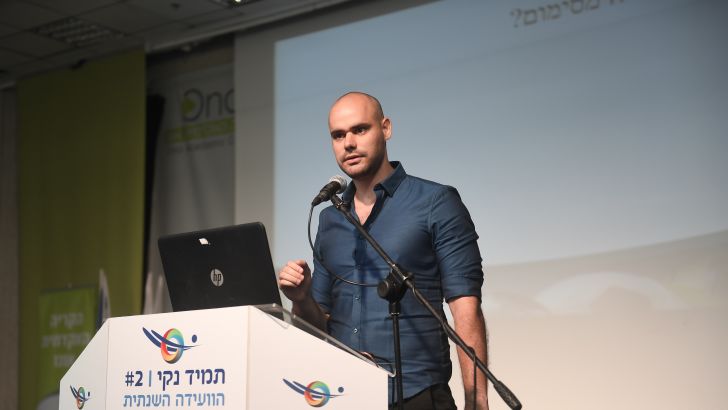 דניאל הרשטיין