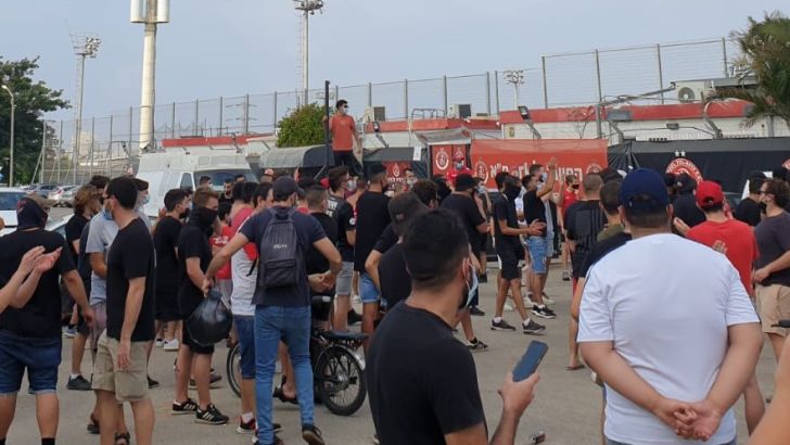 אוהדי הפועל תל אביב באימון