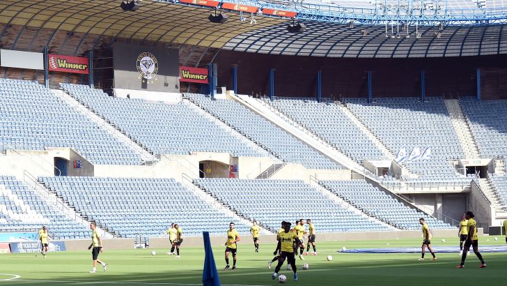 שחקני מכבי נתניה בחימום