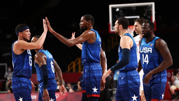 נבחרת ארצות הברית חוגגת