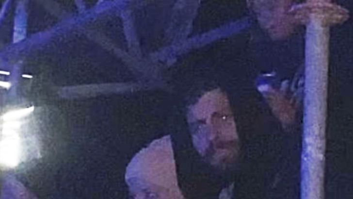 פיקה לצד האלמונית