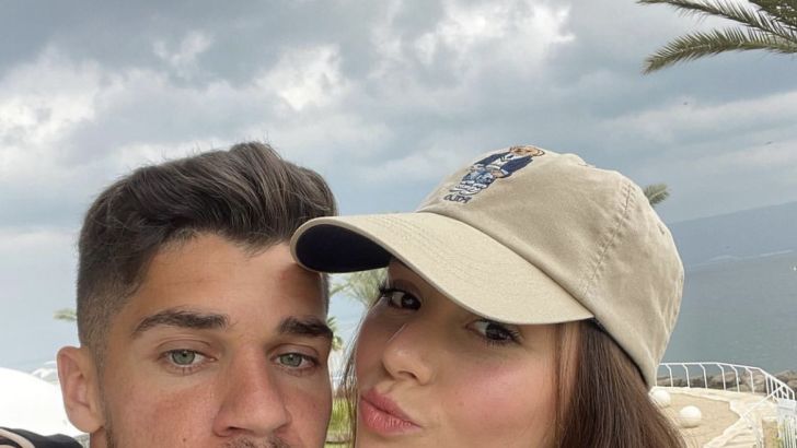 מנור סולומון וחברתו דנה