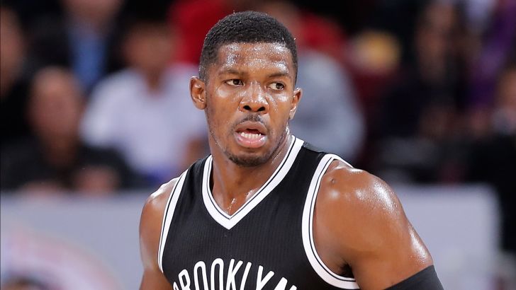 ג'ונסון. יחליף את ג'יי. אר. סמית'?