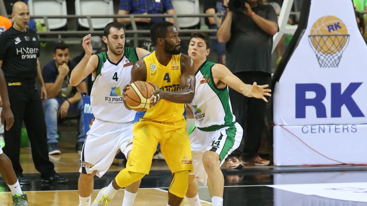 פארגו תקוע בין זיו לאריאלי