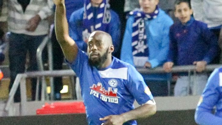 מונונגה. שחקן אגף קלאסי