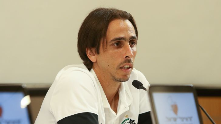 בניון במסיבת העיתונאים לפתיחת העונה. יהיה כשיר למשחק הראשון?