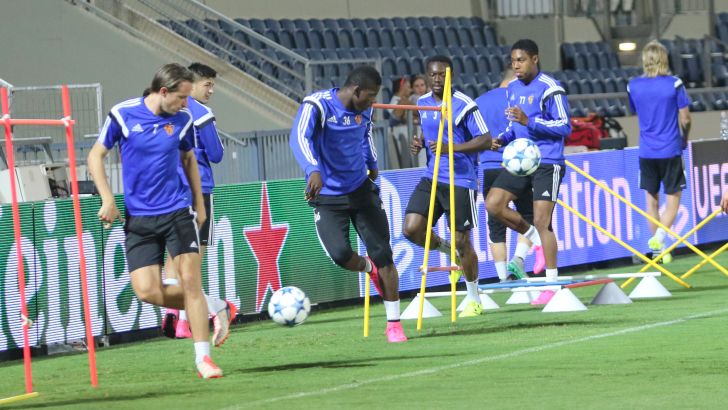 שחקני באזל באימון. בטוחים בעצמם