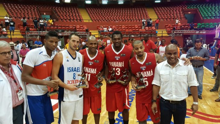 שמחון מוצג בחמישיית הטורניר