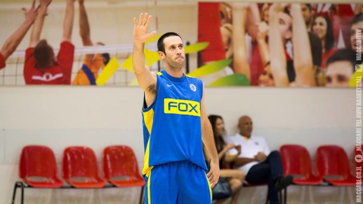 יבזורי. משחק רשמי ראשון בצהוב