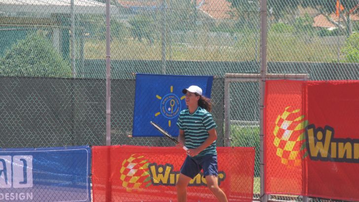 ישי עוליאל. בכורה בבוגרים