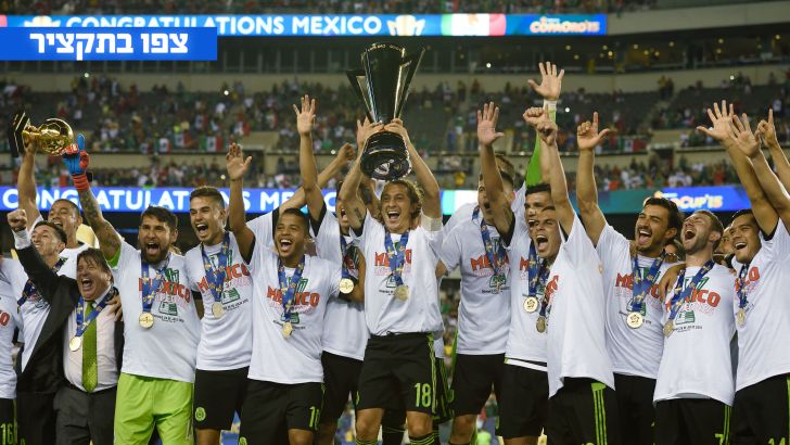 שחקני מקסיקו חוגגים עוד תואר בגולד קאפ