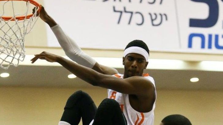 דאוסן מרחף. ישראלי מוליך קבוצה? נשמע טוב