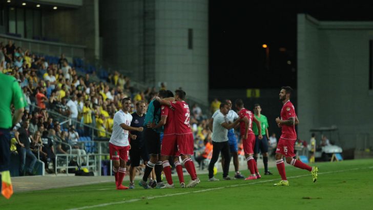 שחקני חיפה חוגגים. חזרו לנצח