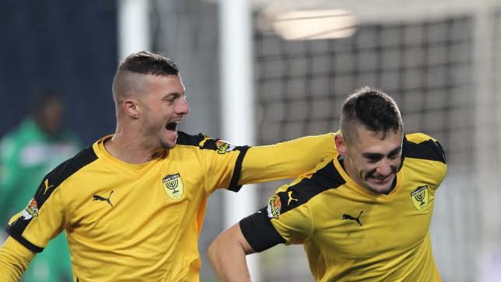 גבאי מברך את אצילי. צלילה שהביאה שלוש נקודות