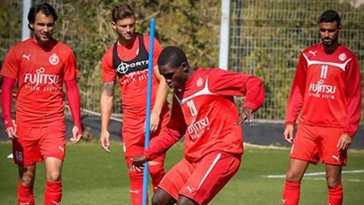 חמזה בארי. בכורה בדרבי