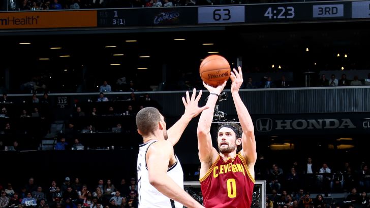 לאב עולה לסל. הקאבס חזרו לנצח