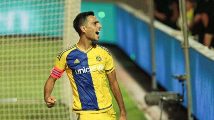 יפתח כחלוץ חוד מול פלזן. ערן זהבי