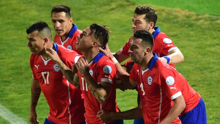 וארגס חוגג את השני. שער היסטורי