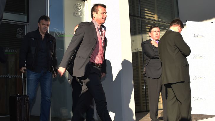 דונגה. הקהל כבר נגדו