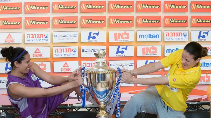 דורון וצעירי נאבקות. מי תניף גביע?