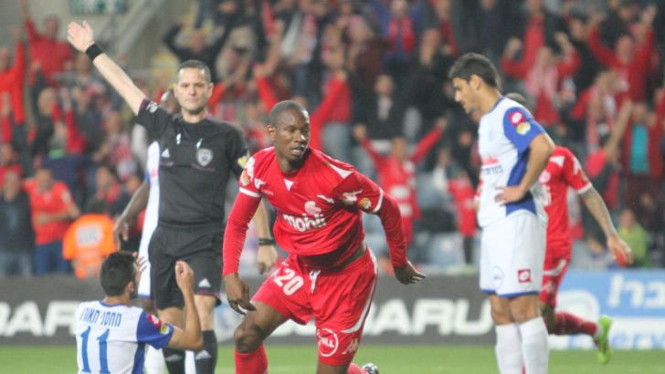 פלט. בבש מפנטזים על חזרה שלו