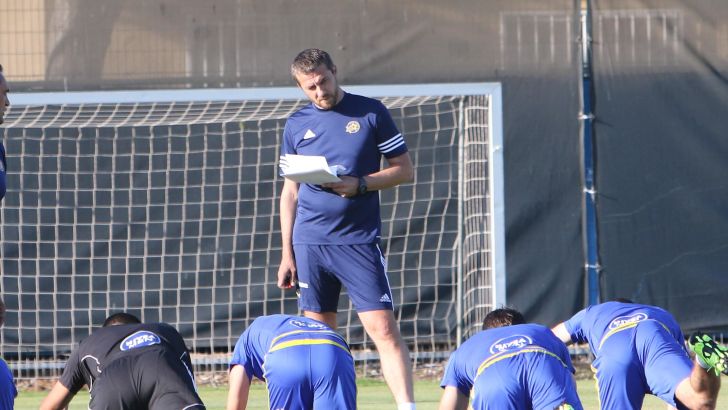 יוקאנוביץ' באימון. יהנה מסגל מלא במלטה