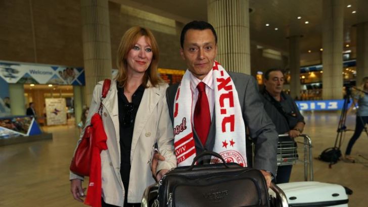 העביר מסר לכבירי. סזאר מנדיונדו