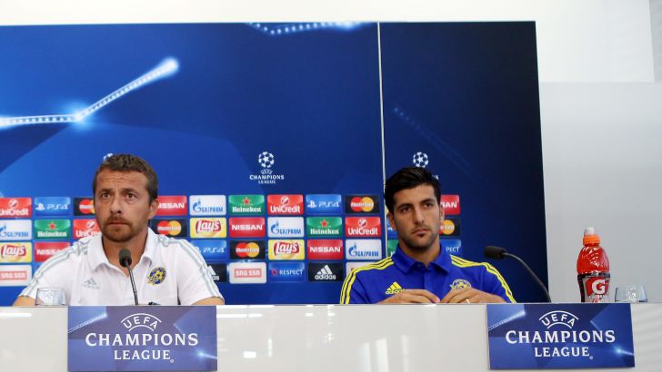 יוקאנוביץ' וריקן בסט ג'ייקוב פארק. רוצים לעלות לליגת האלופות