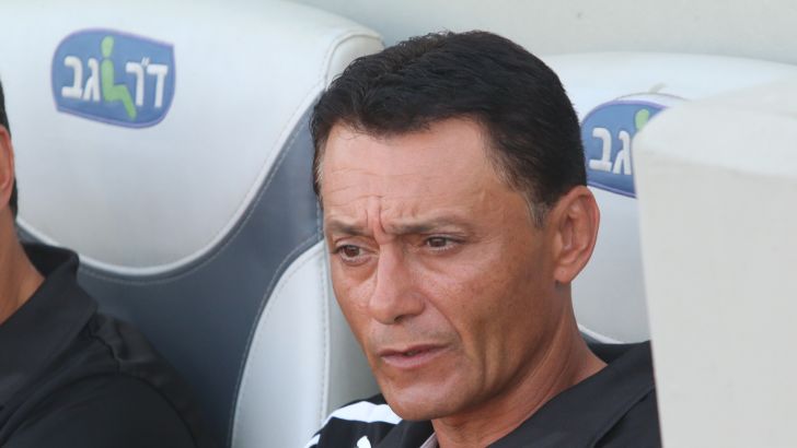 מנדיונדו. ההנהלה הבטיחה לי חלוץ