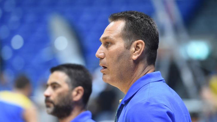 גודס. החרב על הצוואר