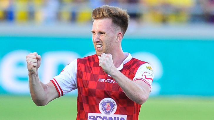 במומ גם עם קבוצות מחול. ז'אורז'יניו