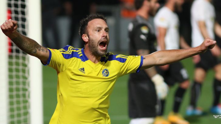 פריצה. הקדיש את השער למשפחתו בשבדיה