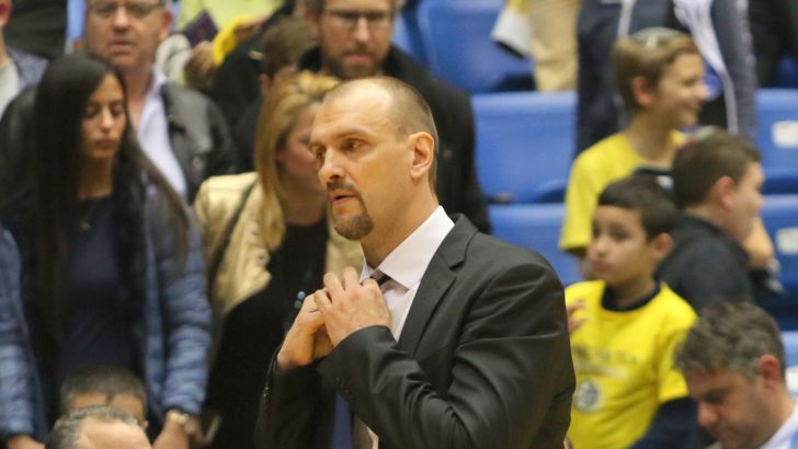 טבק. לא מצליח להוציא את הקבוצה מהבוץ