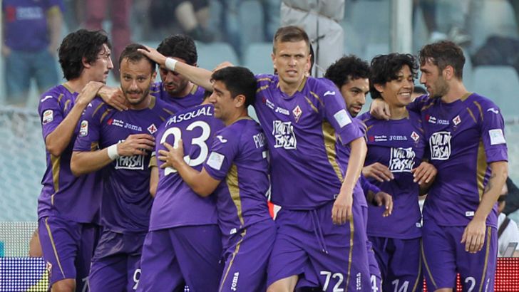 שחקני פיורנטינה חוגגים בסיום