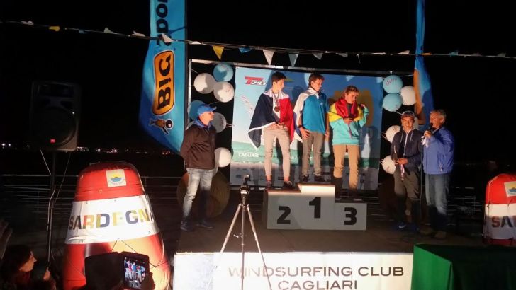 יואב כהן על הפודיום