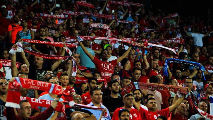 אוהדי בש מול ת'ון. פירוטכניקה על הכוונת?