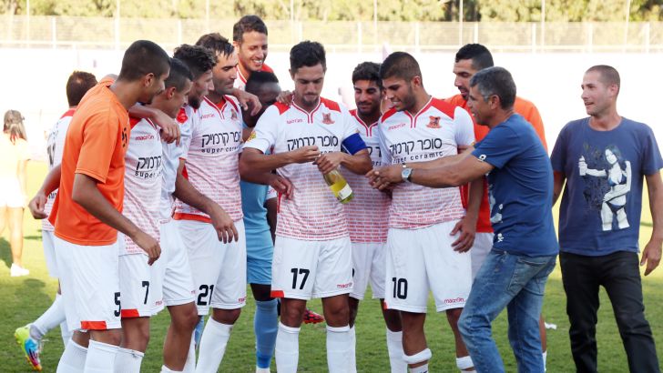 בני יהודה חוגגת עליה. בשני הפנינג