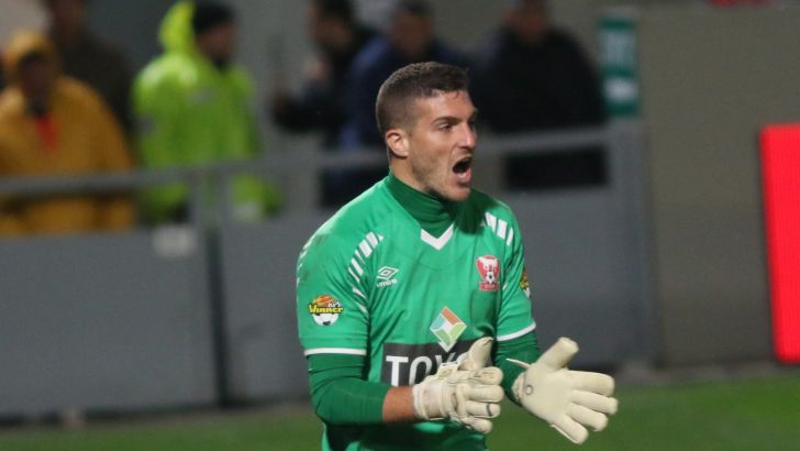 יקבל את אפודת השוער הראשון