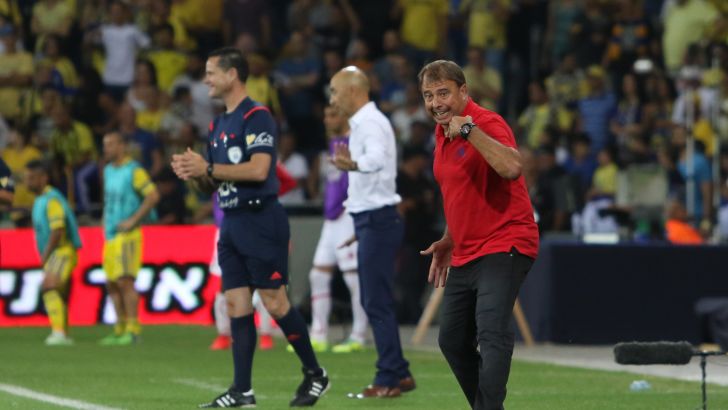 אלישע לוי. אדום הכי מתאים לו