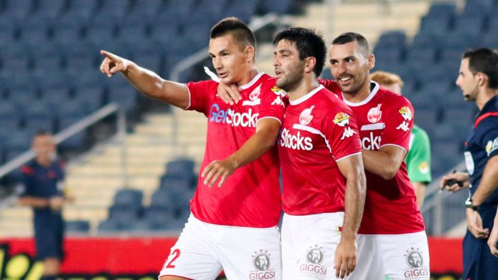 חובאן והחברים חוגגים