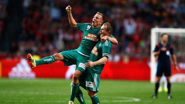 שחקני ראפיד חוגגים באמסטרדם