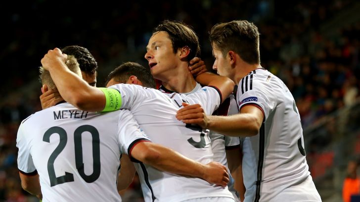 ה-'די מנשאפט' חוגגים. גם הם בין ארבע האחרונות