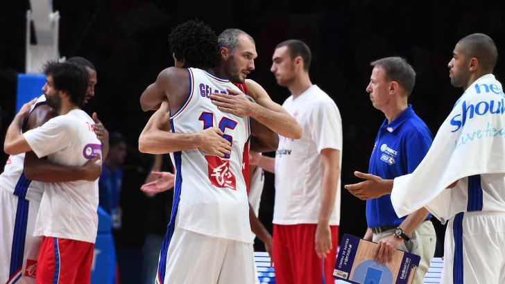 צרפת חוגגת. המתיקו את הגלולה