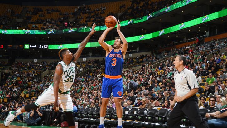 העבר נגד העתיד. מרקוס סמארט מבוסטון מנסה לחסום את קלדרון מהניקס