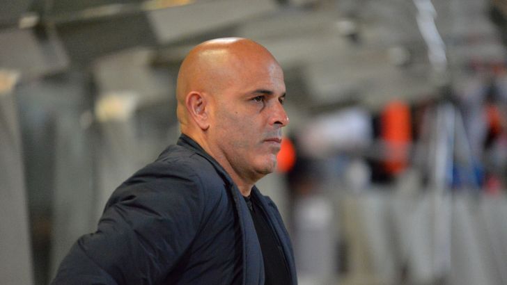 רוצה הרבה כסף. אבוקסיס