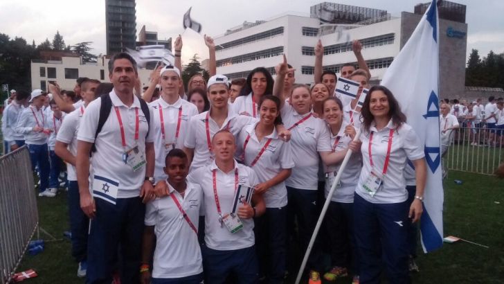 המשלחת הישראלית צועדת בגאווה