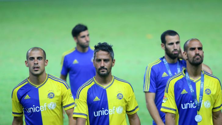 שחקני מכבי מאוכזבים. הפנים לבאזל