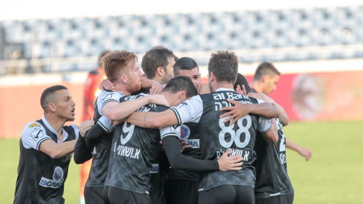 מוגרבי והחברים חוגגים. תקופה אדירה