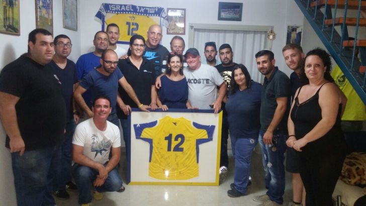 האוהדים ממשיכים לתמוך